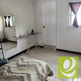 CASA EN VENTA EN RESIDENCIALES FUENTES DEL VALLE NORTE — Casa en Venta en Zona 18, Guatemala, Ciudad — miniatura 2 de 12
