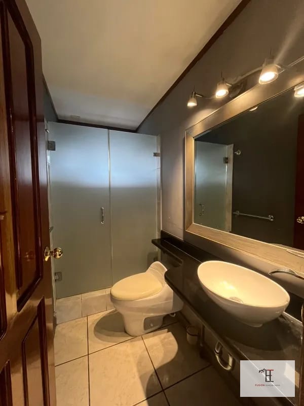 Venta Casa amplia en La Montaña zona 16 — Casa en Venta en La Montaña, Zona 16, Guatemala, Ciudad — foto 4 de 9