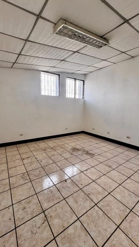 Alquiler Bodega, Calzada Roosevelt — Bodega / Ofibodega en Alquiler en Zona 11, Guatemala, Ciudad — foto 3 de 10