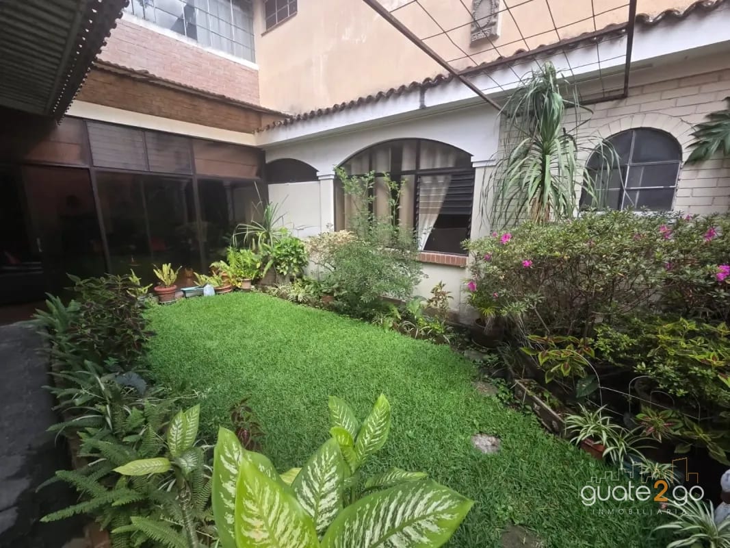 Casa de esquina en zona 2 fuera de garita — Casa en Venta en Zona 2, Guatemala, Ciudad — foto 1 de 17