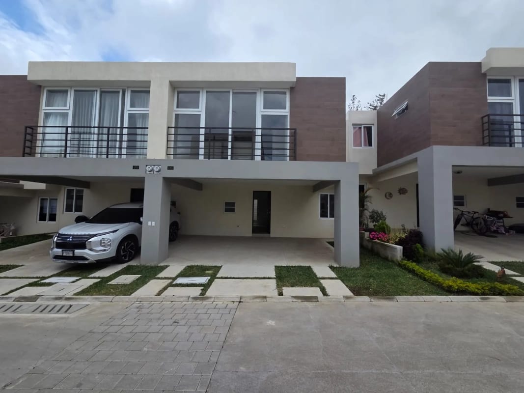 Casa para estrenar en Los Eucaliptos de Pinabetes — Casa en Venta en km 16-20, Carretera a El Salvador, Guatemala, Ciudad — foto 1 de 14