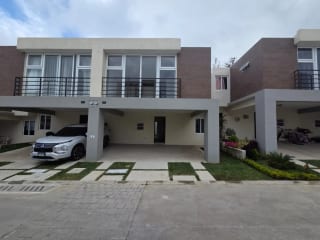 Casa para estrenar en Los Eucaliptos de Pinabetes — Casa en Venta en km 16-20, Carretera a El Salvador, Guatemala, Ciudad — miniatura 1 de 14