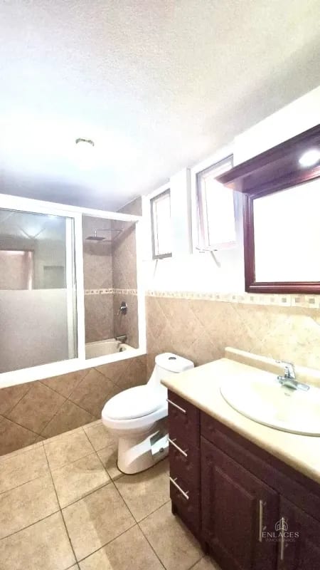 Zona 7 de Mixco • Casa en venta • Altos del Encinal II — Casa en Venta en Zona 7 Mixco, Guatemala, Ciudad — foto 3 de 10