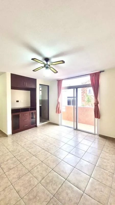 Zona 7 de Mixco • Casa en venta • Altos del Encinal II — Casa en Venta en Zona 7 Mixco, Guatemala, Ciudad — foto 2 de 10