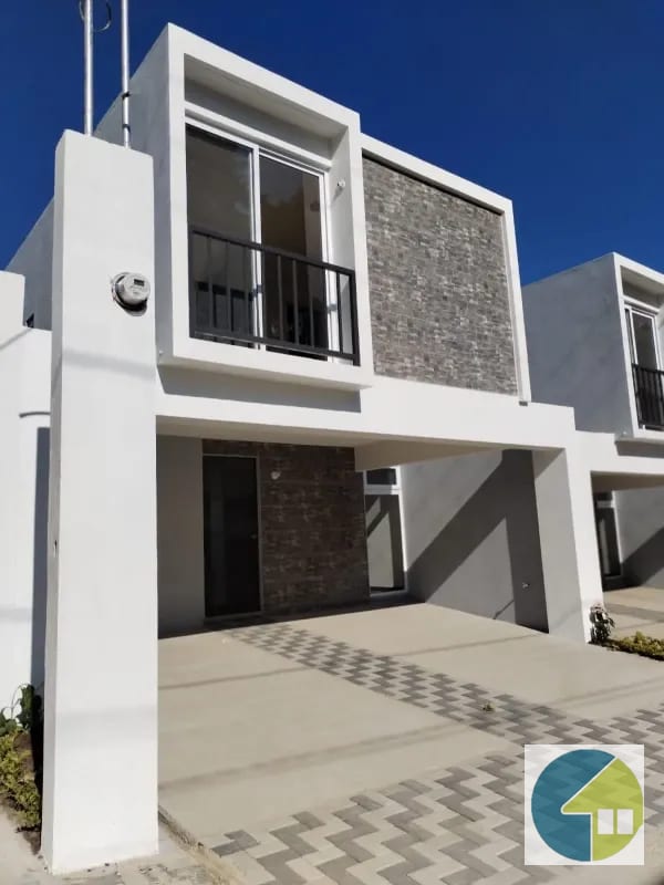 Casas para Estrenar en Altos de Village II — Casa en Venta en Carretera a El Salvador, Guatemala, Ciudad — foto 1 de 14