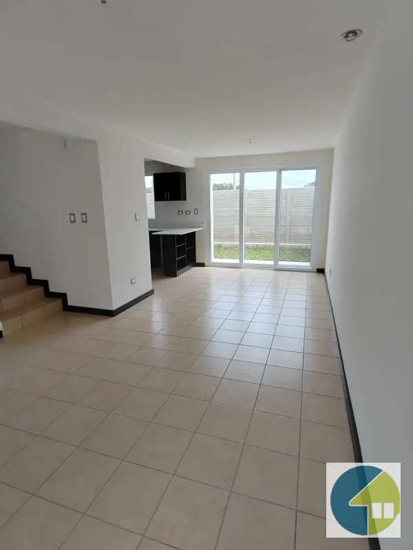 Casas para Estrenar en Altos de Village II — Casa en Venta en Carretera a El Salvador, Guatemala, Ciudad — foto 8 de 14