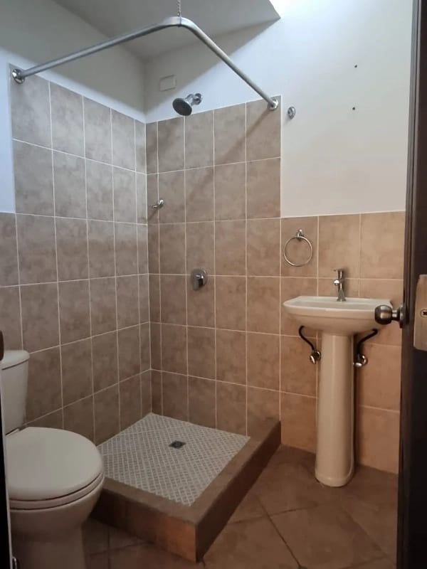 Vendo casa en Villas de Montecristo 1 San Jose Pinula — Casa en Venta en San José Pinula, Guatemala, Ciudad — foto 2 de 15