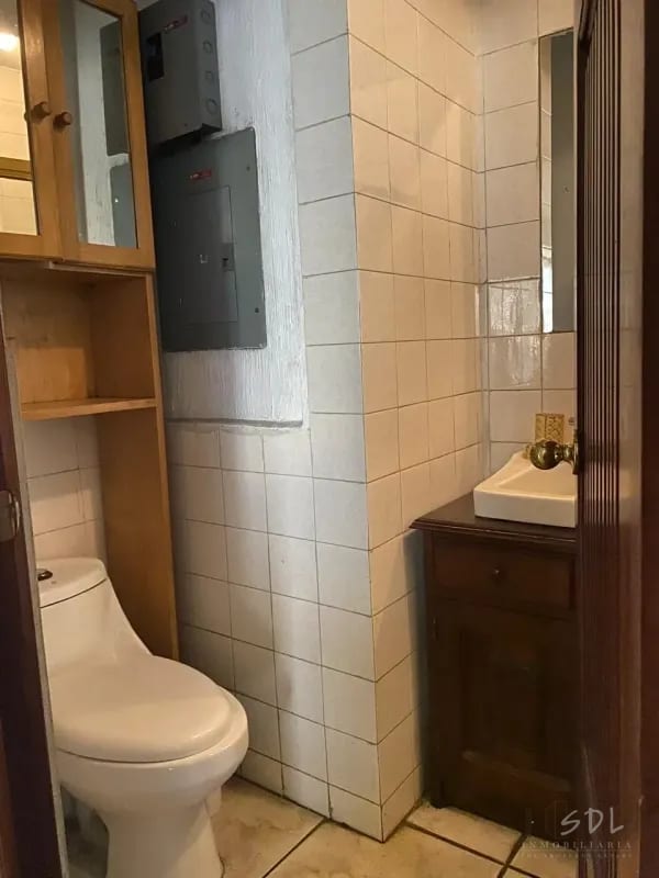 Zona 9 cerca Plaza España — Apartamento en Alquiler en Zona 9, Guatemala, Ciudad — foto 8 de 10