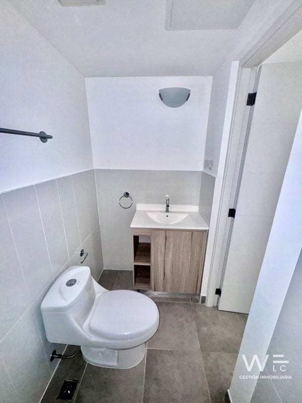 VENDO APARTAMENTO ZONA 10 CODIGO: 1001-R-470 — Apartamento en Venta en Fiamene, Zona 10, Guatemala, Ciudad — foto 3 de 14