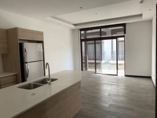 Apartamento en renta Lirios de Cayala — Apartamento en Alquiler en Zona 16, Guatemala, Ciudad — miniatura 8 de 17