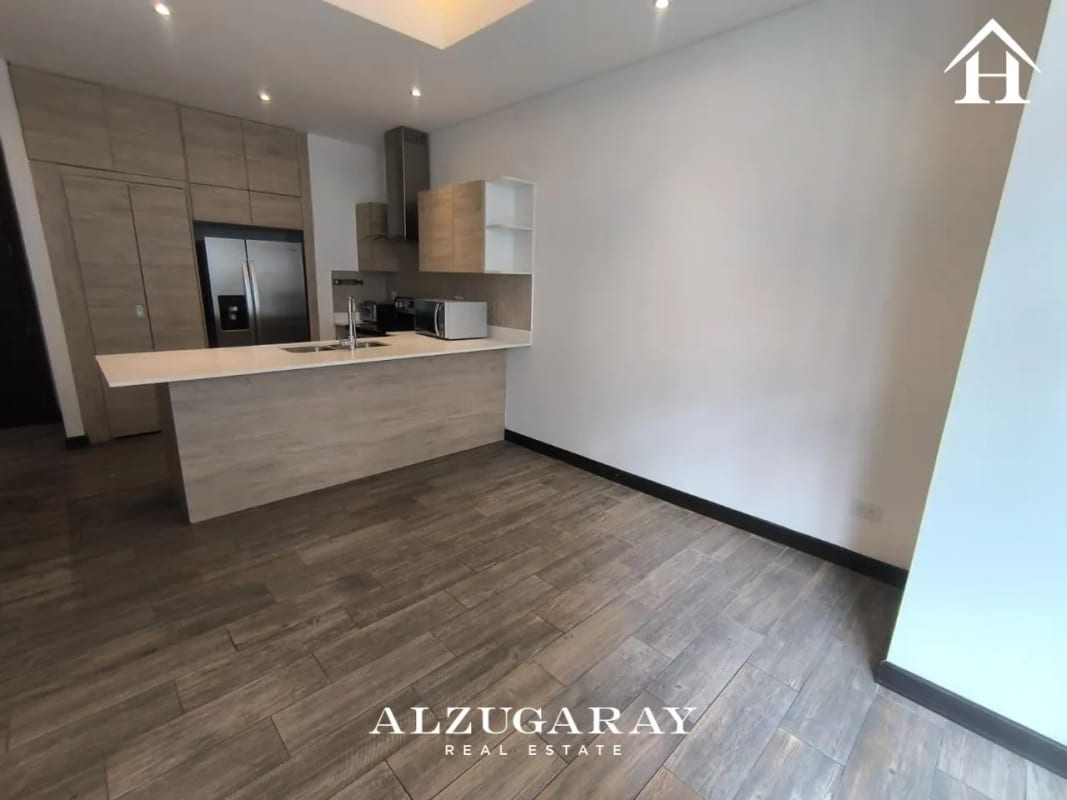 APTO. ELEGANTE CON BALCÓN -3 HAB/ LIRIOS DE CAYALÁ, Z. 16 — Apartamento en Alquiler en Lirios de Cayalá I, Zona 16, Guatemala, Ciudad — foto 7 de 11
