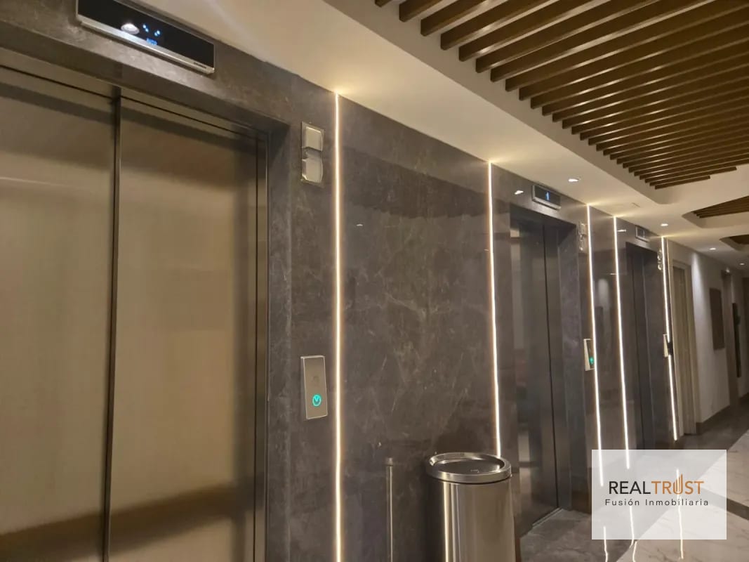 OFICINA EN VENTA EDIFICIO RENOVATI ZONA 10 — Oficina en Venta en Renovati, Zona 10, Guatemala, Ciudad — foto 7 de 10