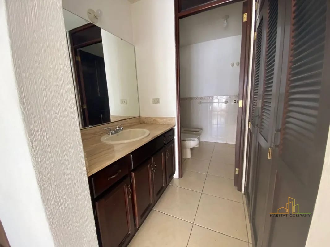 Casa en Venta en Fraijanes, Km 16.5 Carretera a El Salvador, Calle de Olmeca, Condominio Santa Mónica- Rentada para Inversionista — Casa en Venta en km 16-20, Carretera a El Salvador, Guatemala, Ciudad — foto 6 de 10