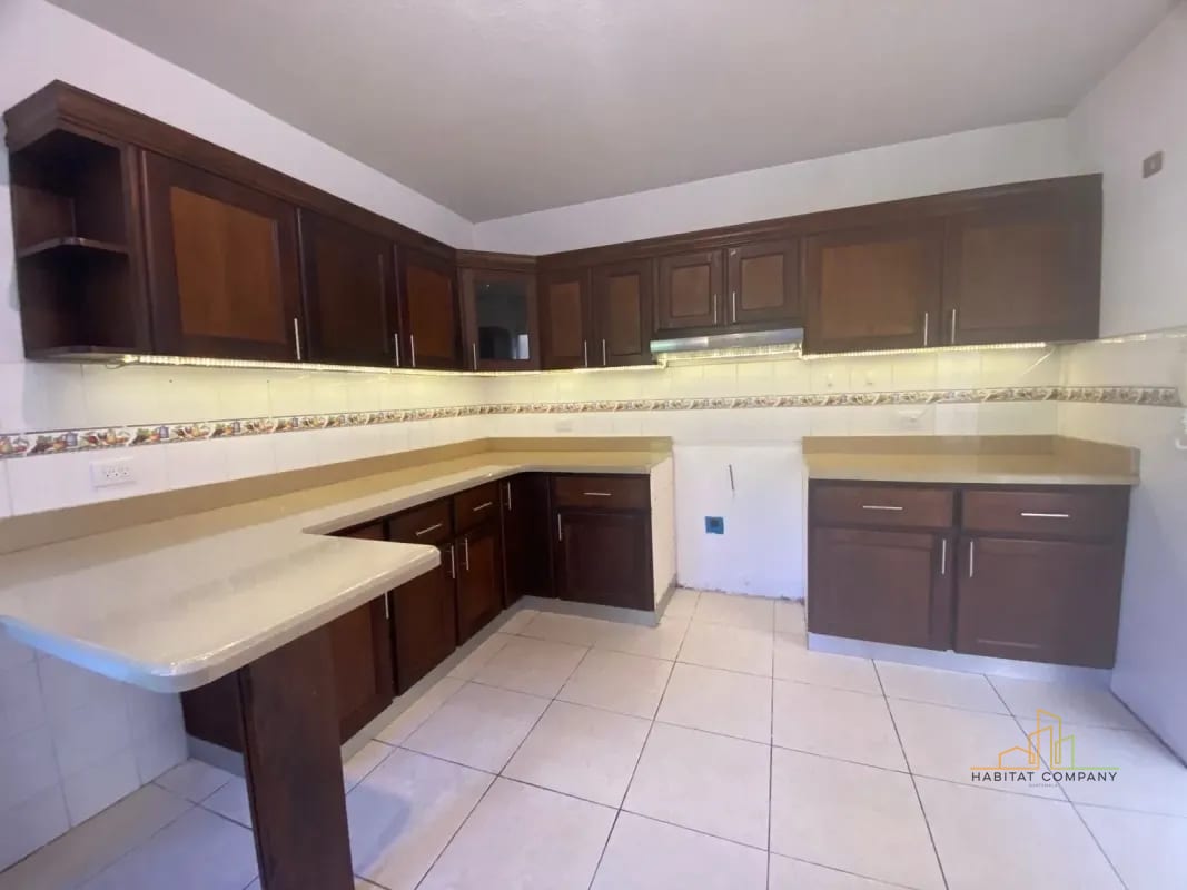 Casa en Venta en Fraijanes, Km 16.5 Carretera a El Salvador, Calle de Olmeca, Condominio Santa Mónica- Rentada para Inversionista — Casa en Venta en km 16-20, Carretera a El Salvador, Guatemala, Ciudad — foto 5 de 10