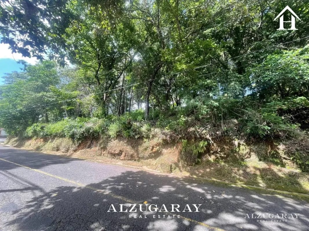 TERRENO RESIDENCIAL AMPLIO 4,198 VR2 / EL ENCINAL MIXCO — Terreno en Venta en Zona 7 Mixco, Guatemala, Ciudad — foto 8 de 10