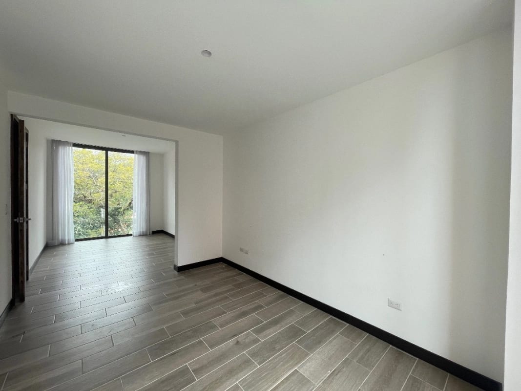 APARTAMENTO RENTA ZONA 15 Vista hermosa 1 , 3 Dormitorios, 3 niveles , 140 Mts2 $1,750 incluye mant e iva — Apartamento en Alquiler en Vista Hermosa I, Zona 15, Guatemala, Ciudad — foto 8 de 12