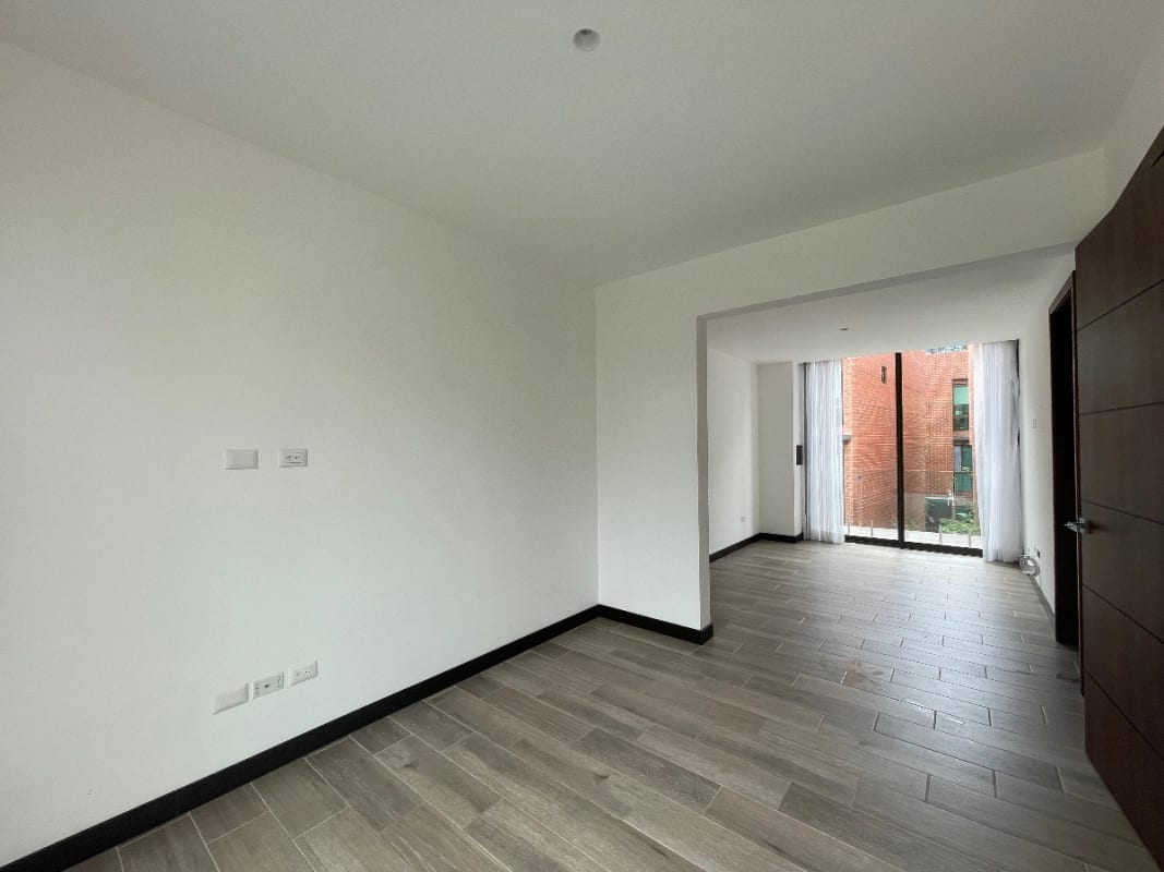 APARTAMENTO RENTA ZONA 15 Vista hermosa 1 , 3 Dormitorios, 3 niveles , 140 Mts2 $1,750 incluye mant e iva — Apartamento en Alquiler en Vista Hermosa I, Zona 15, Guatemala, Ciudad — foto 9 de 12