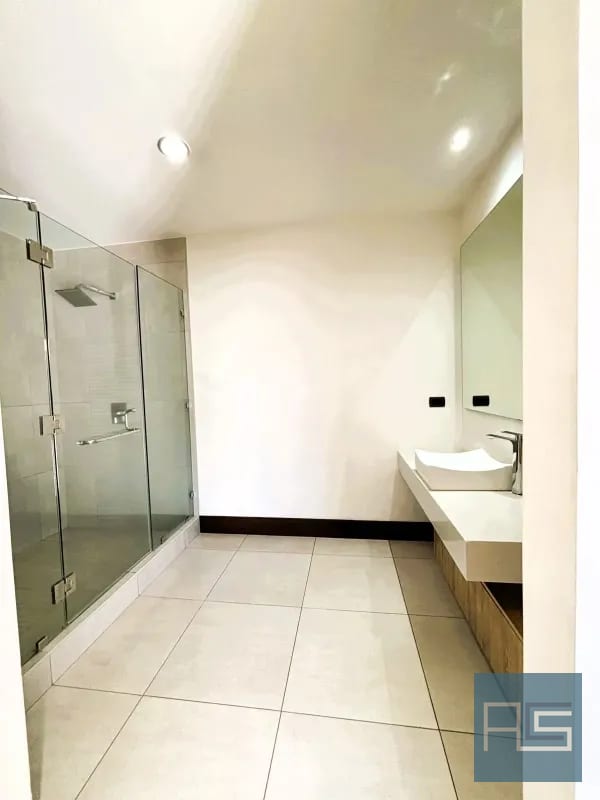 *APARTAMENTO MODERNO Y AMPLIO DE 2 NIVELES EN VENTA EN ZEN CAYALÁ* — Apartamento en Venta en Zen Cayalá, Zona 16, Guatemala, Ciudad — foto 4 de 17
