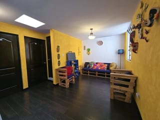 Venta de Casa con Jardín Amplio, Villas del Pinar San Cristóbal , Q1,775,000 — Casa en Venta en Pinares de San Cristobal, Zona 8 Mixco, Guatemala, Ciudad — miniatura 11 de 14