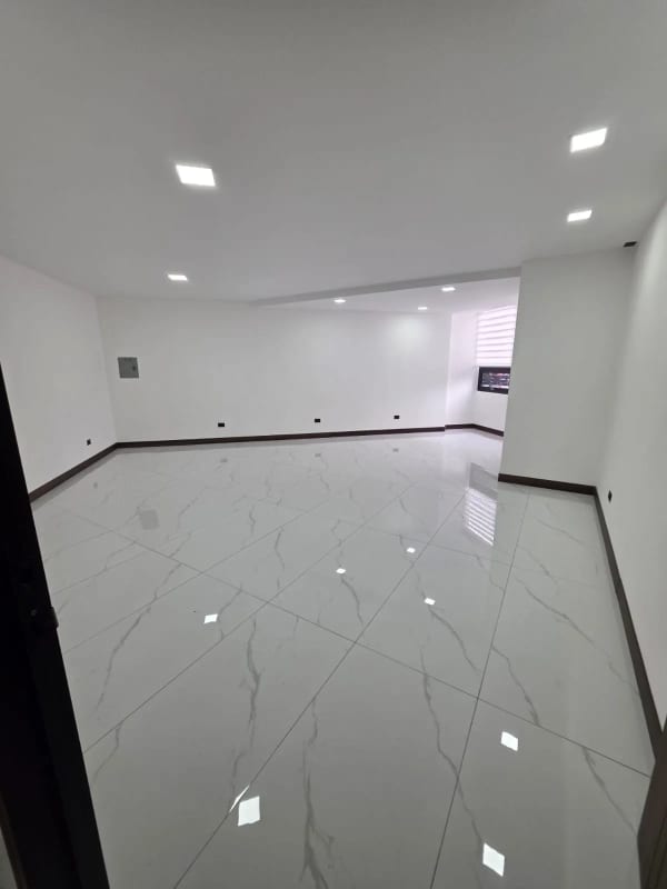 RENTO OFICINA/CLINICA ZONA 4 Ubicación estratégica — Oficina en Alquiler en Zona 4, Guatemala, Ciudad — foto 11 de 13