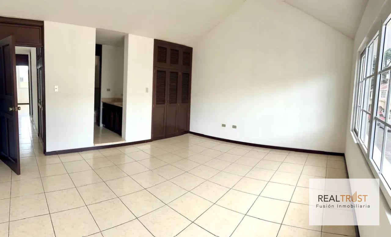 Vendo casa Residenciales Santa Monica carretera a El Salvador km. 16.5 — Casa en Venta en Carretera a El Salvador, Guatemala, Ciudad — foto 3 de 17