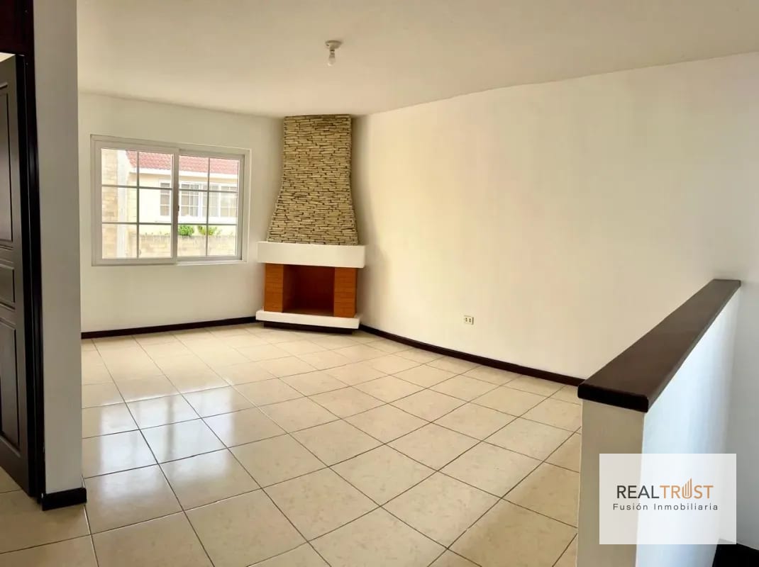 Vendo casa Residenciales Santa Monica carretera a El Salvador km. 16.5 — Casa en Venta en Carretera a El Salvador, Guatemala, Ciudad — foto 1 de 17