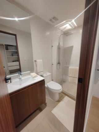 Edificio de Apartamentos Viana, Zona 10 — Apartamento en Venta en Zona 10, Guatemala, Ciudad — miniatura 2 de 11