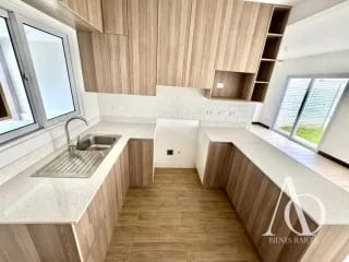Casa en Venta en Bosques de Santa Elena, Km. 26 CES / EN DIRECTO — Casa en Venta en Carretera a El Salvador, Guatemala, Ciudad — miniatura 4 de 17