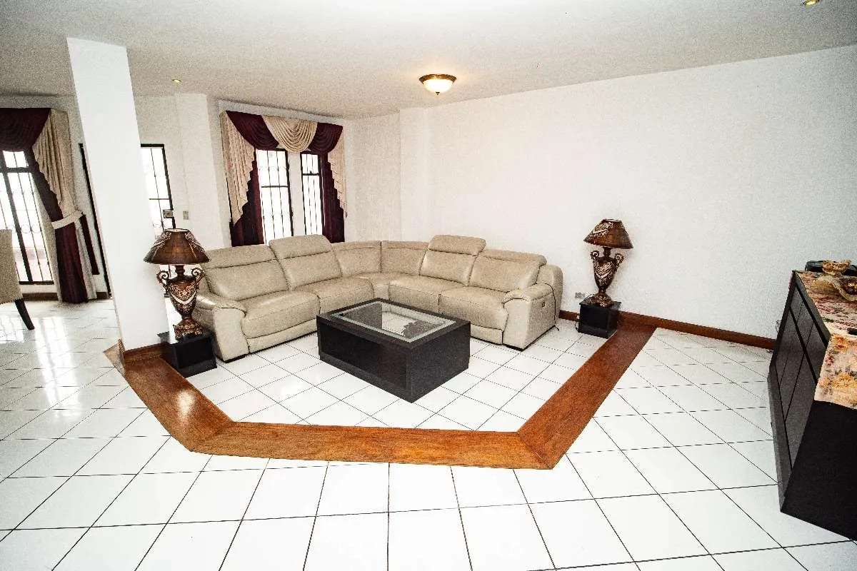 Se vende casa, 4 habitaciones, Boulevard Balcones, San Cristóbal – Mixco — Casa en Venta en Zona 8 Mixco, Guatemala, Ciudad — foto 1 de 12