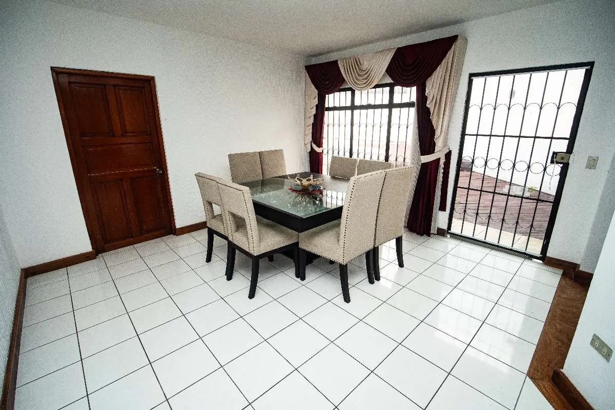 Se vende casa, 4 habitaciones, Boulevard Balcones, San Cristóbal – Mixco — Casa en Venta en Zona 8 Mixco, Guatemala, Ciudad — foto 11 de 12