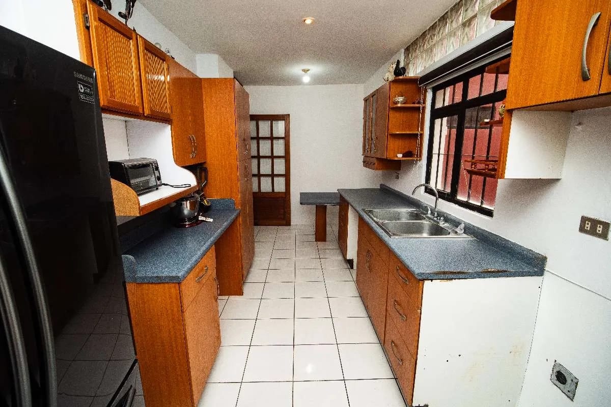 Se vende casa, 4 habitaciones,  Boulevard Balcones, San Cristóbal – Mixco — Casa en Venta en Zona 8 Mixco, Guatemala, Ciudad — foto 9 de 12