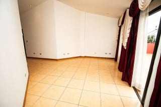 Se vende casa, 4 habitaciones,  Boulevard Balcones, San Cristóbal – Mixco — Casa en Venta en Zona 8 Mixco, Guatemala, Ciudad — miniatura 6 de 12