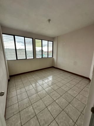 Edificio en venta de 3 niveles, zona 5, Ciudad Capital — Edificio en Venta en Zona 5, Guatemala, Ciudad — miniatura 3 de 9