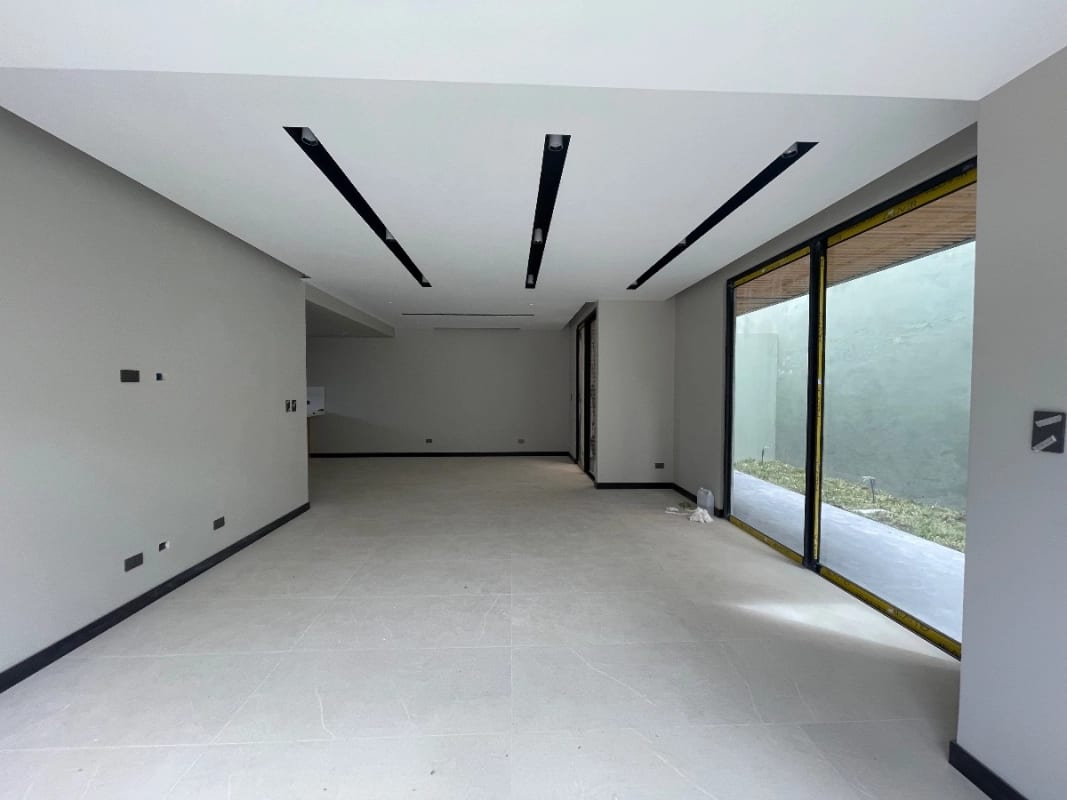 CASA NUEVA RENTA, KM 9 CAES FRENTE A HOTEL HILTON SUBIENDO CAES, 317 MTS 2, 4 DORMITORIOS, DESNIVELES $2,800 — Casa en Alquiler en Carretera a El Salvador, Guatemala, Ciudad — foto 9 de 10