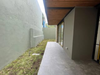 CASA NUEVA RENTA, KM 9 CAES FRENTE A HOTEL HILTON SUBIENDO CAES, 317 MTS 2, 4 DORMITORIOS, DESNIVELES $2,800 — Casa en Alquiler en Carretera a El Salvador, Guatemala, Ciudad — miniatura 5 de 10