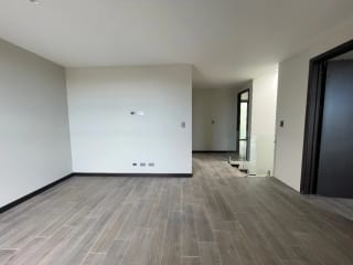 CASA NUEVA RENTA, KM 9 CAES FRENTE A HOTEL HILTON SUBIENDO CAES, 317 MTS 2, 4 DORMITORIOS, DESNIVELES $2,800 — Casa en Alquiler en Carretera a El Salvador, Guatemala, Ciudad — miniatura 3 de 10