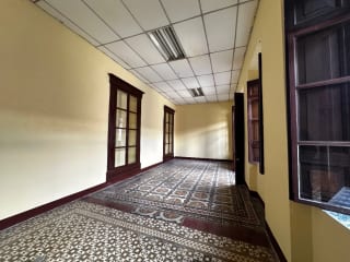 Zona 1, Amplia casa estilo colonial en alquiler — Casa en Alquiler en Zona 1, Guatemala, Ciudad — miniatura 8 de 10
