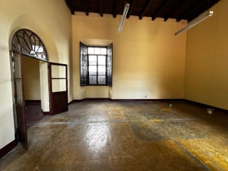 Zona 1, Amplia casa estilo colonial en alquiler — Casa en Alquiler en Zona 1, Guatemala, Ciudad — miniatura 3 de 10