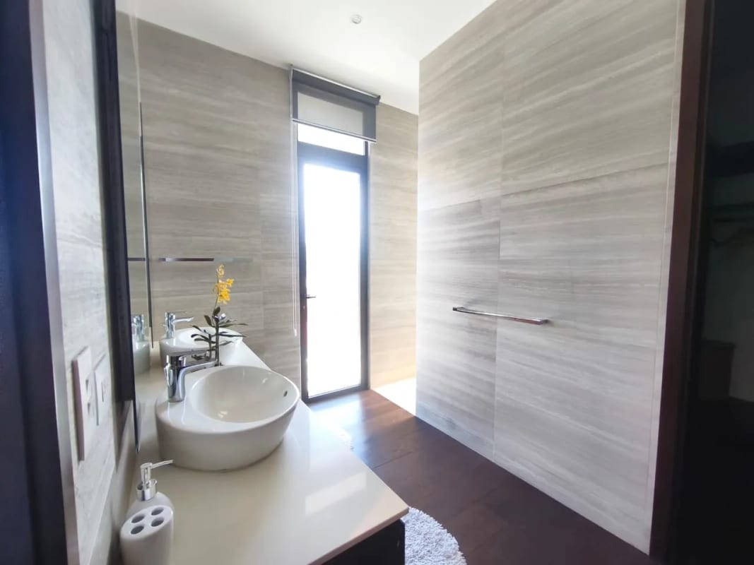 Apartamento Amueblado en Renta con opción a Venta  Zona 14 — Apartamento en Alquiler en Zona 14, Guatemala, Ciudad — foto 12 de 17