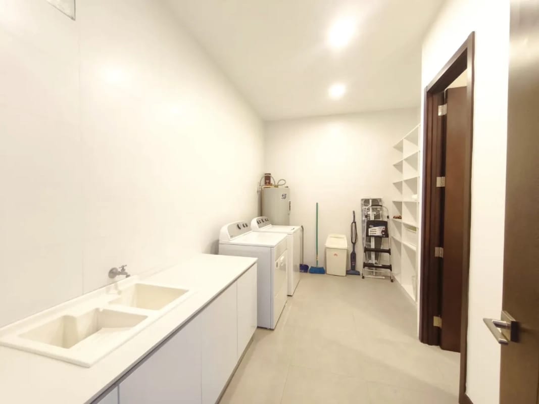 Apartamento Amueblado en Renta con opción a Venta  Zona 14 — Apartamento en Alquiler en Zona 14, Guatemala, Ciudad — foto 5 de 17