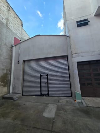 Bodega en Renta | Zona 14 | Ideal para almacenaje — Bodega / Ofibodega en Alquiler en Zona 14, Guatemala, Ciudad — miniatura 1 de 5