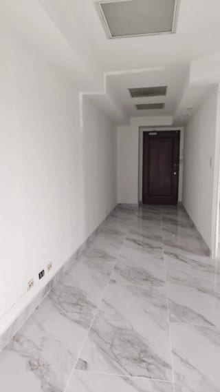 Oficina en Renta Zona 10 — Oficina en Alquiler en Zona 10, Guatemala, Ciudad — miniatura 4 de 9