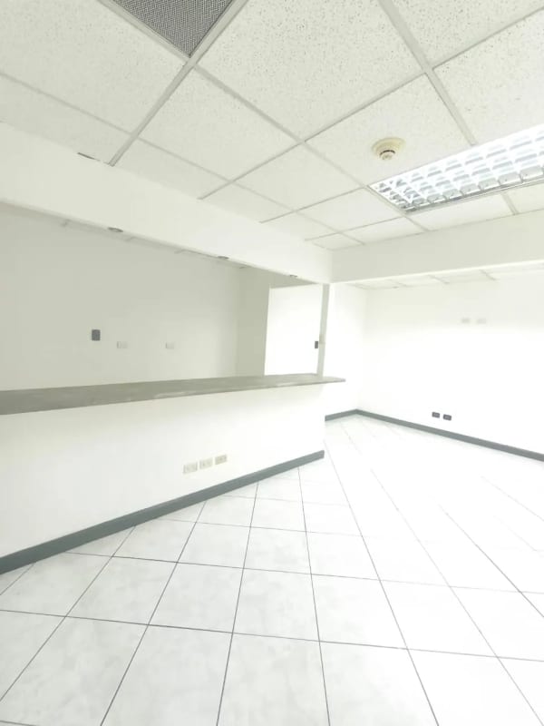 Oficina en Renta zona 14 — Oficina en Alquiler en Zona 14, Guatemala, Ciudad — foto 9 de 11