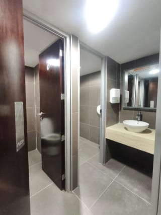 Oficina en Renta zona 10 (Con opción a Venta) — Oficina en Alquiler en Zona 10, Guatemala, Ciudad — miniatura 2 de 13