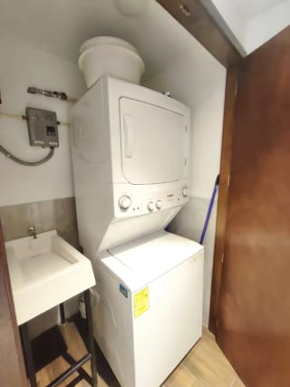 Apartamento  Amueblado en Renta - Zona 10 (Opción a Venta) — Apartamento en Alquiler en Zona 10, Guatemala, Ciudad — miniatura 6 de 17
