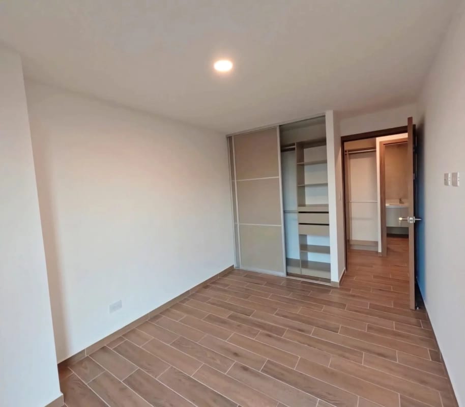 APARTAMENTO en VENTA EDIFICIO PARQUE 14- Zona 14 — Apartamento en Venta en Zona 14, Guatemala, Ciudad — foto 4 de 10