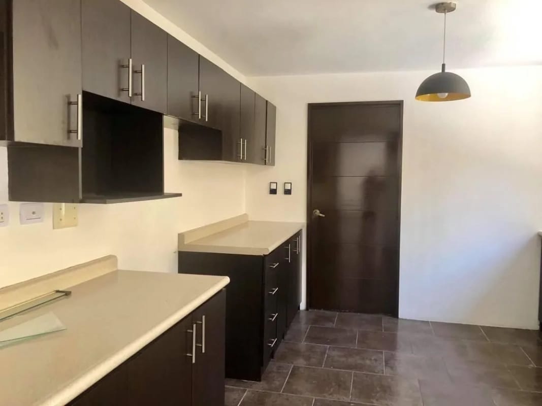 Casa en VENTA en Condominio Arboleda Km. 21.5 CAES Casa de Esquina — Casa en Venta en Carretera a El Salvador, Guatemala, Ciudad — foto 1 de 5