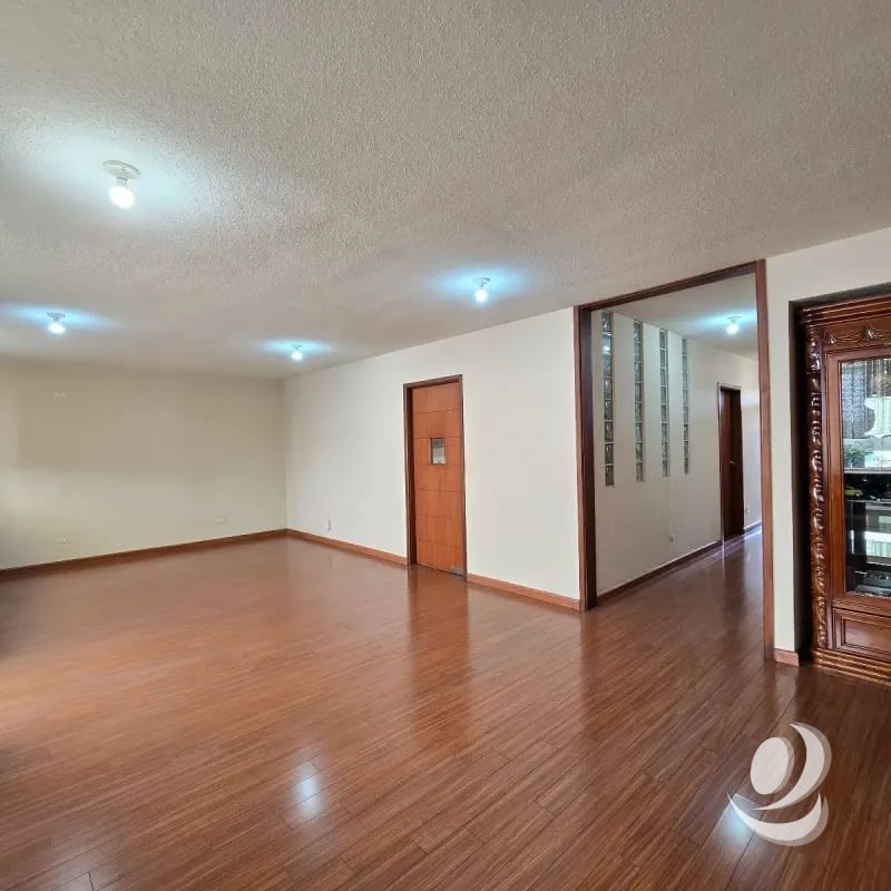 Casa en Venta cercana a Walmart de San Cristóbal, — Casa en Venta en Zona 8 Mixco, Guatemala, Ciudad — foto 2 de 8