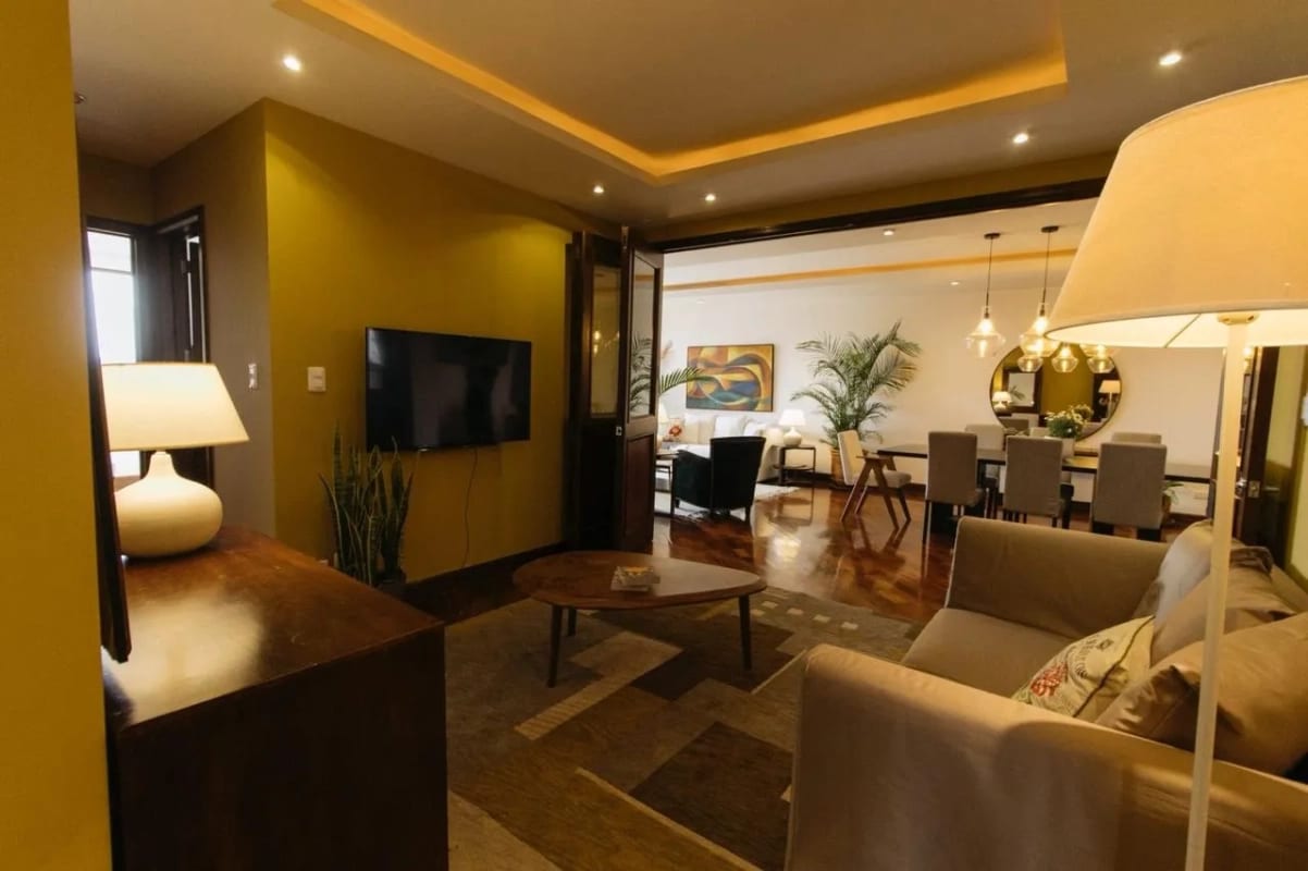 RENTA  ELEGANTE APARTAMENTO AMUEBLADO 3 HAB ZONA 10 — Apartamento en Alquiler en Santa María, Zona 10, Guatemala, Ciudad — foto 8 de 9