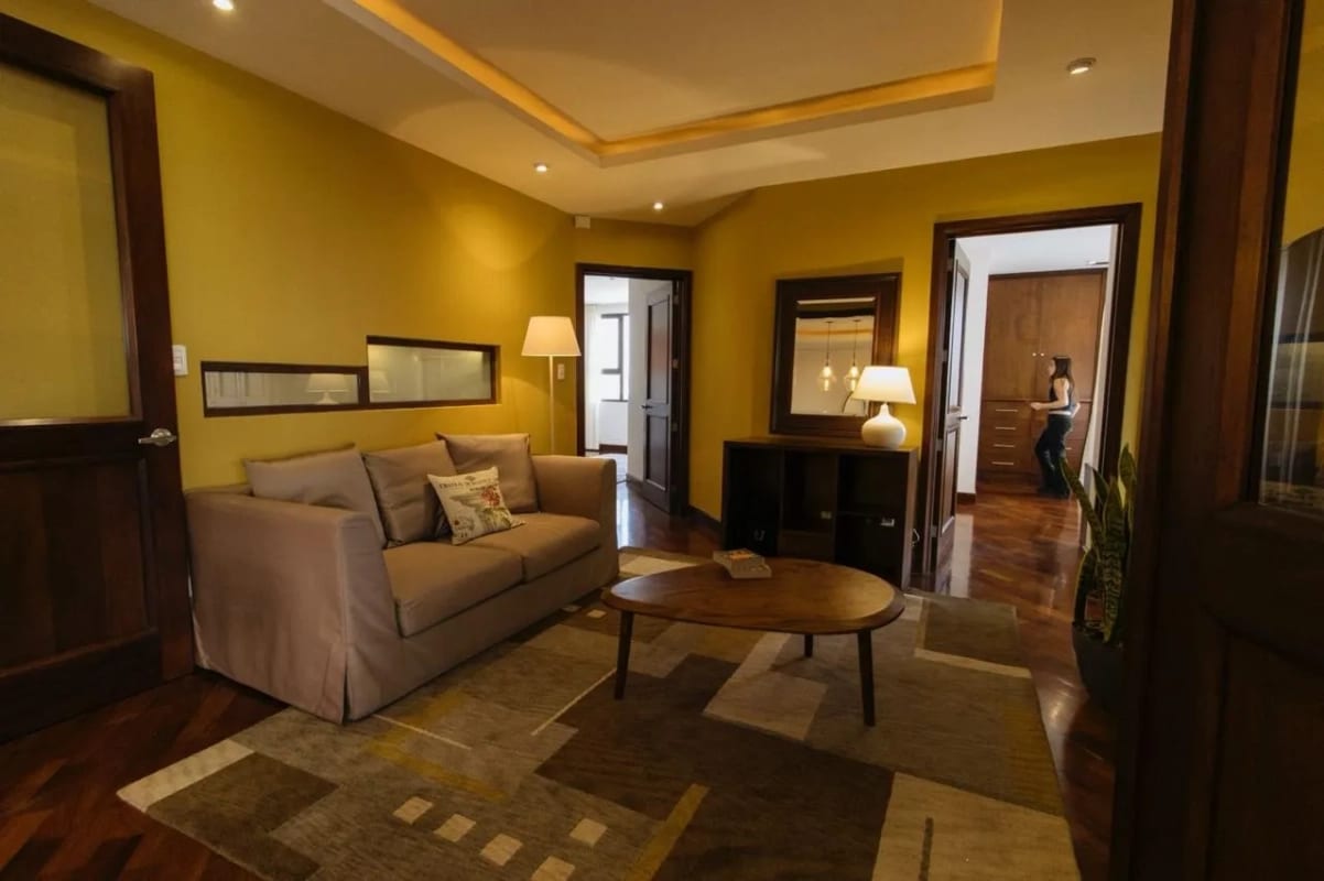 RENTA  ELEGANTE APARTAMENTO AMUEBLADO 3 HAB ZONA 10 — Apartamento en Alquiler en Santa María, Zona 10, Guatemala, Ciudad — foto 5 de 9